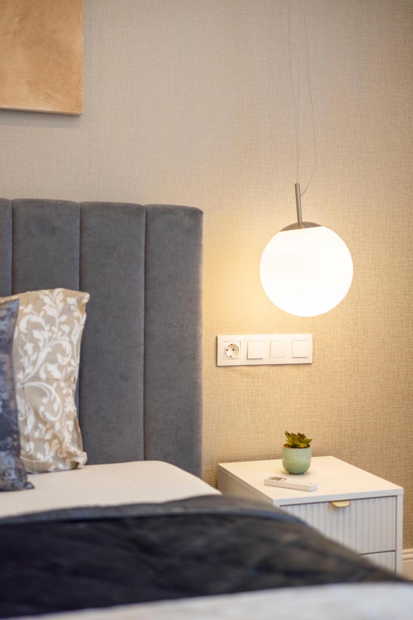 Apartment Luxury & Classy With 3bedrm, 2bathrm Budapest