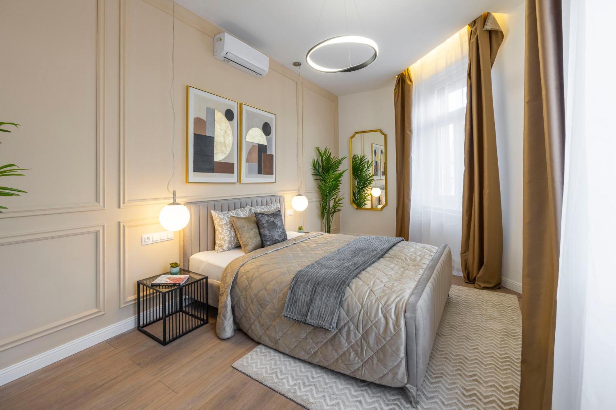 Apartment Luxury & Classy With 3bedrm, 2bathrm *